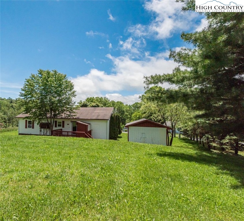 606 Flat Rock Road Crumpler, NC 28617 - Photo 12 of 17 Gallery Image 12