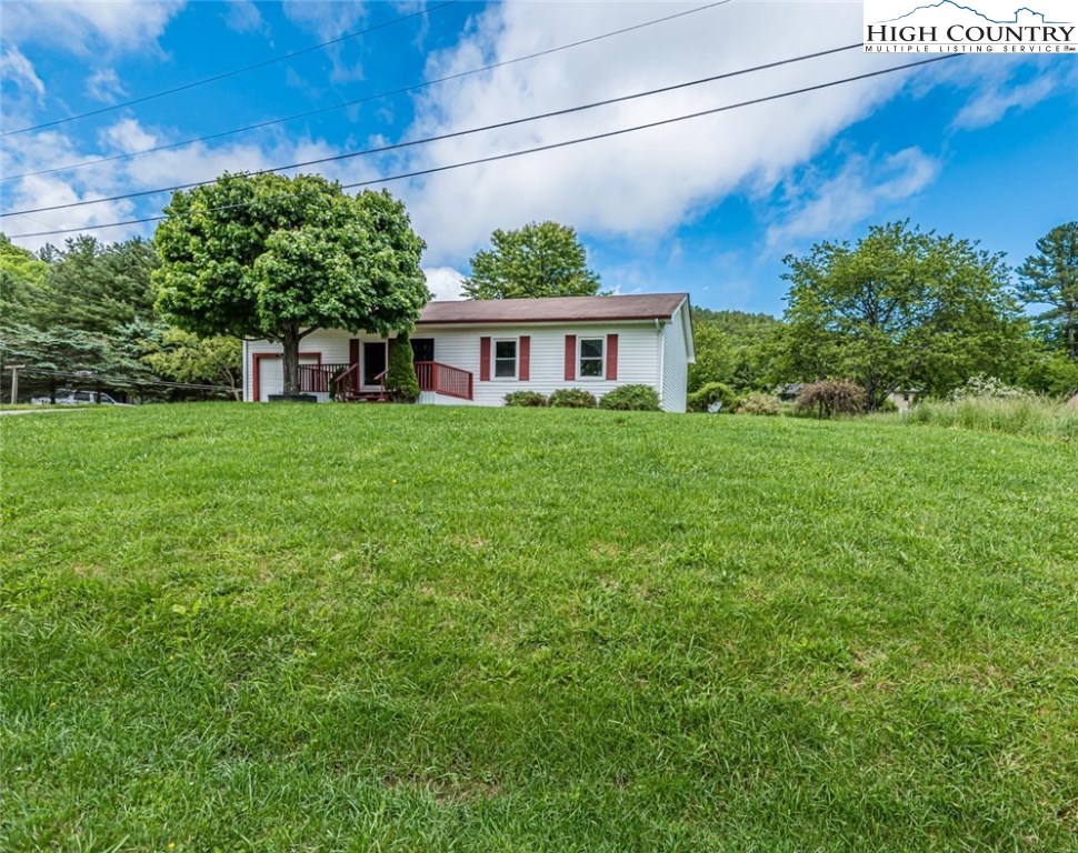606 Flat Rock Road Crumpler, NC 28617 - Photo 3 of 17 Gallery Image 3
