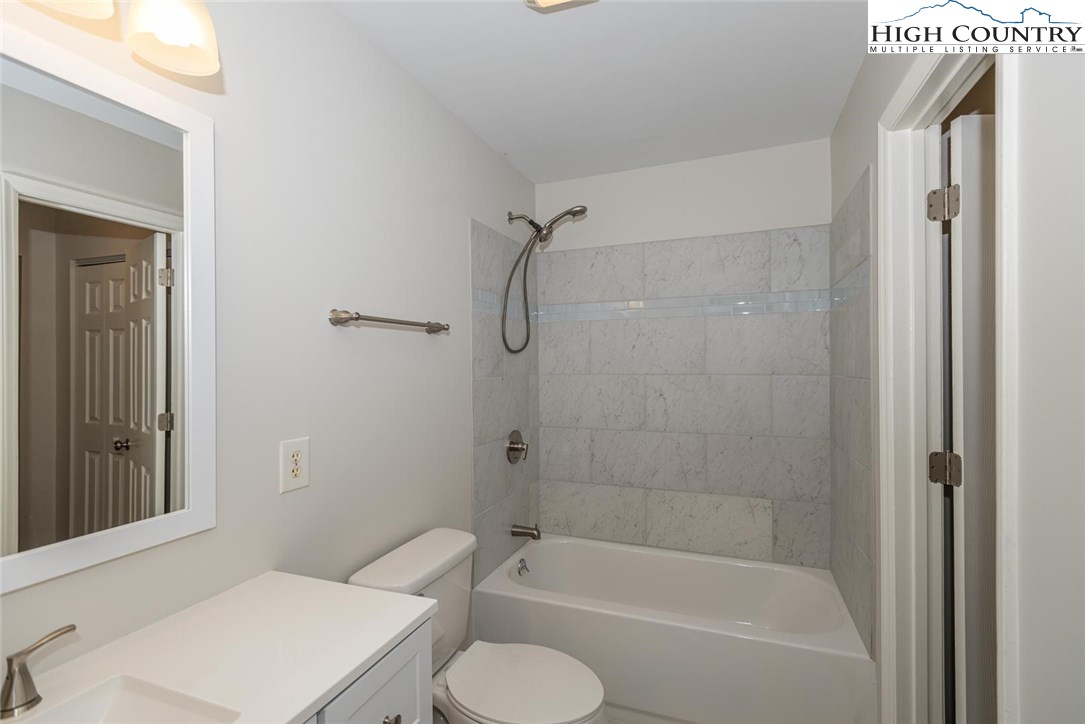 606 Flat Rock Road Crumpler, NC 28617 - Photo 4 of 17 Gallery Image 4