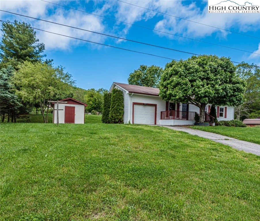 606 Flat Rock Road Crumpler, NC 28617 - Photo 7 of 17 Gallery Image 7