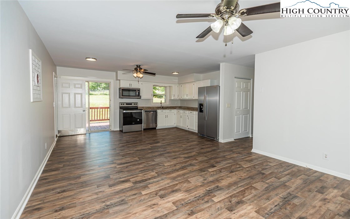 606 Flat Rock Road Crumpler, NC 28617 - Photo 9 of 17 Gallery Image 9
