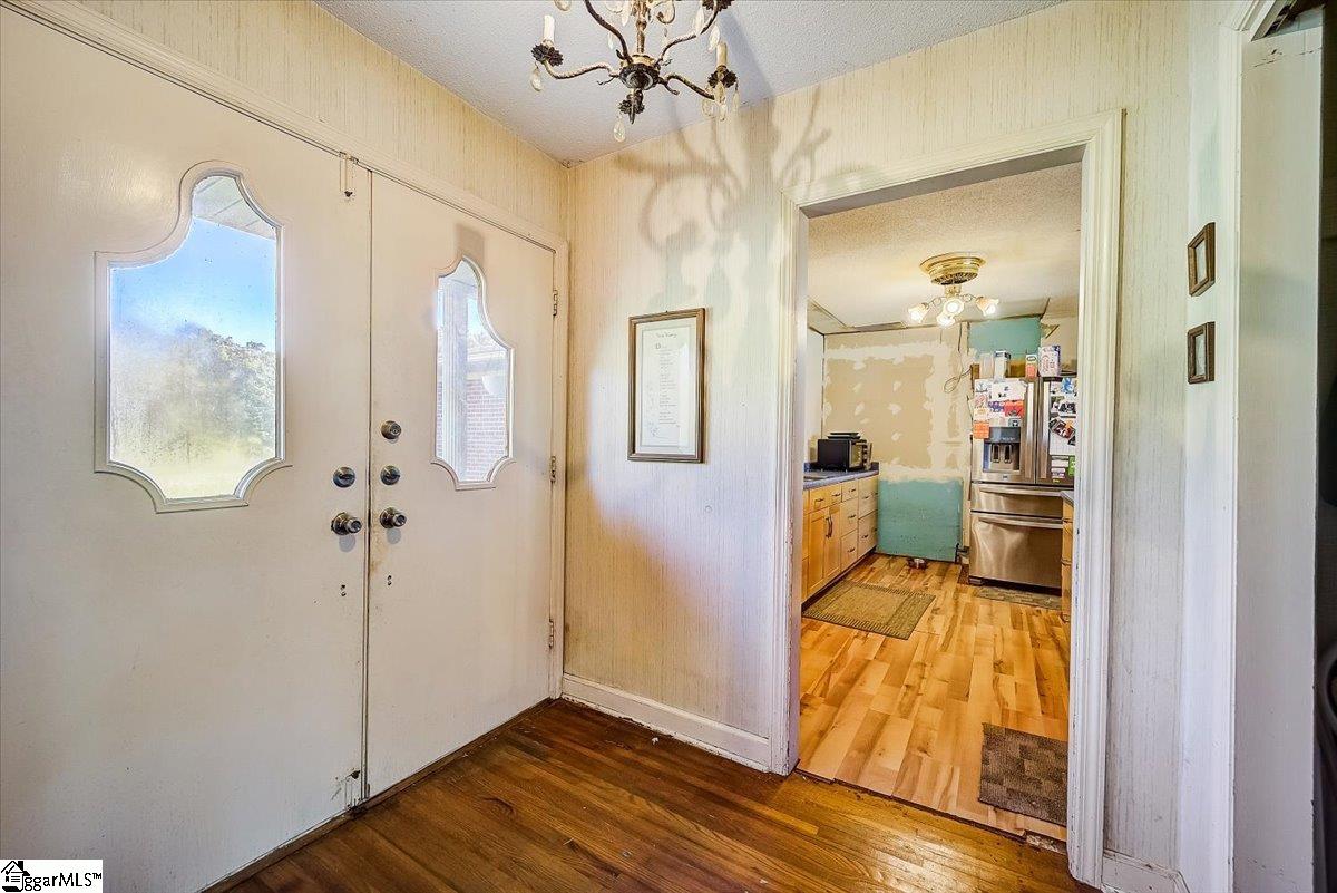 951 Mize Road Belton, SC 29627 - Photo 5 of 35