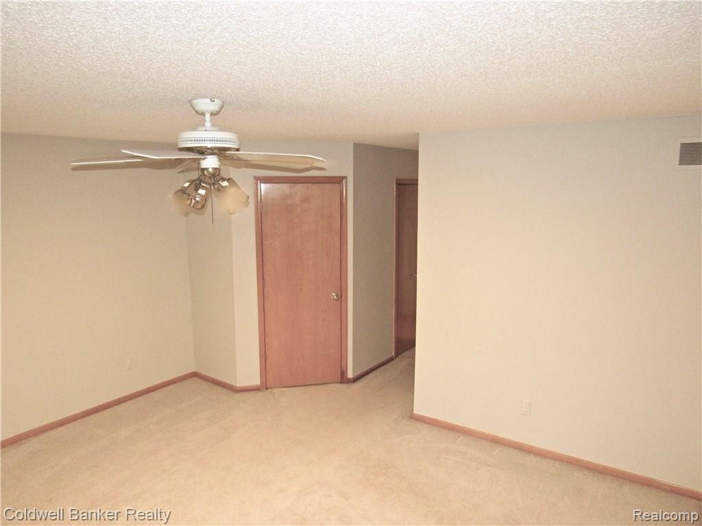 22330 River Ridge Trail Farmington Hills, MI 48335 - Photo 10 of 35