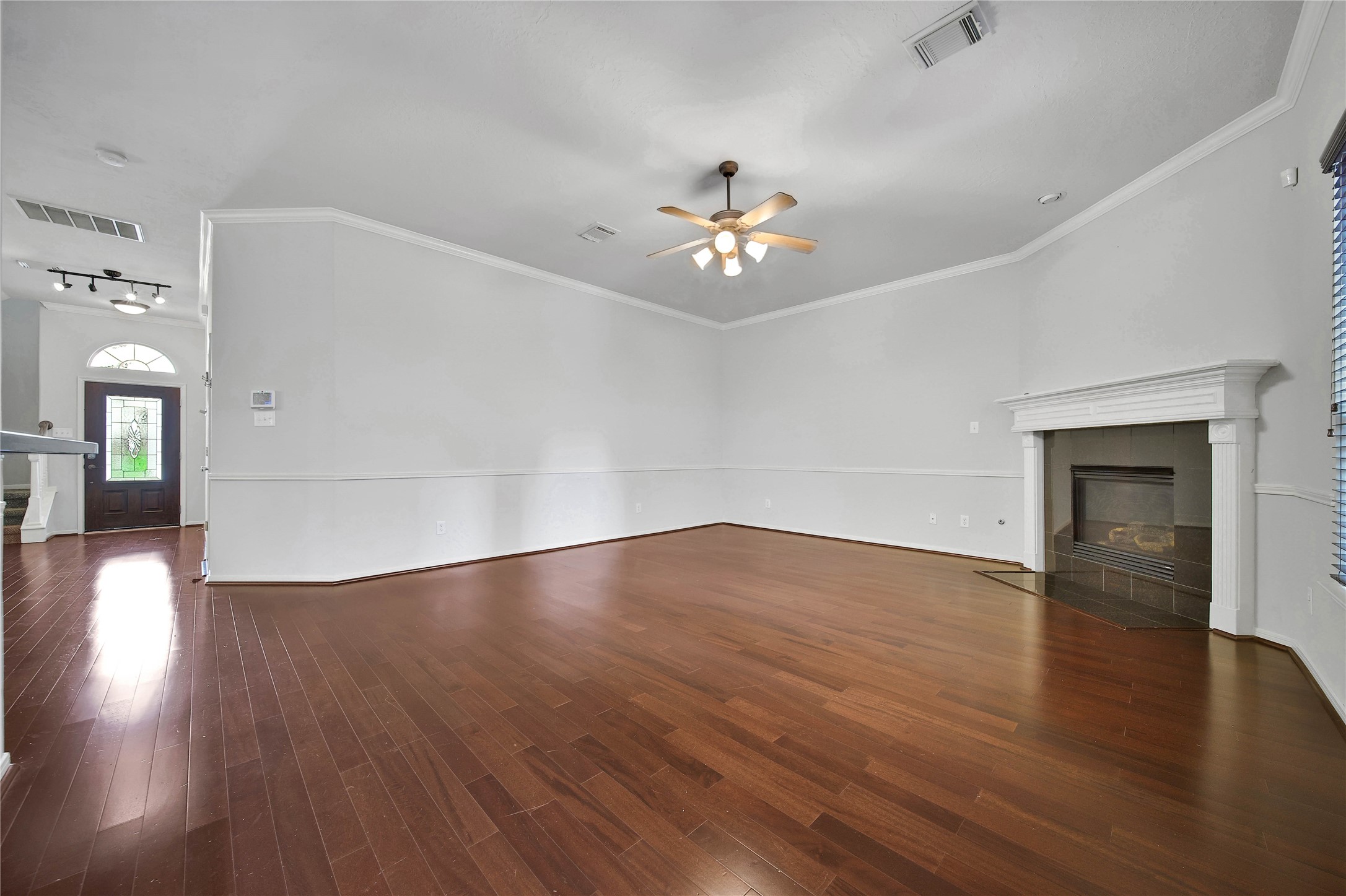 2618 Shady Acres Court Houston, TX 77008 - Photo 11 of 40