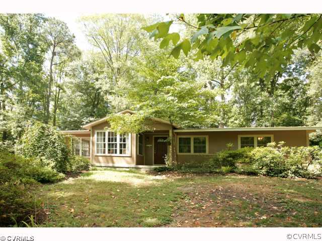 7845 Whitworth Road Richmond, VA 23235 - Photo 1 of 12 Exterior Front - Welcome Home to 7845 Whitworth Ro