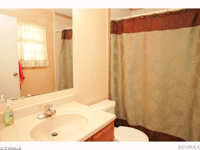 7845 Whitworth Road Richmond, VA 23235 - Photo 8 of 12 Master Bath