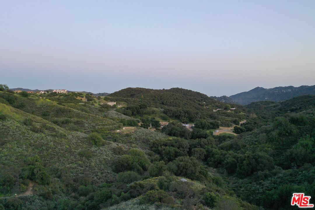 2000 Corsham Road Topanga, CA 90290 - Photo 2 of 29 an aerial view of houses covered in trees