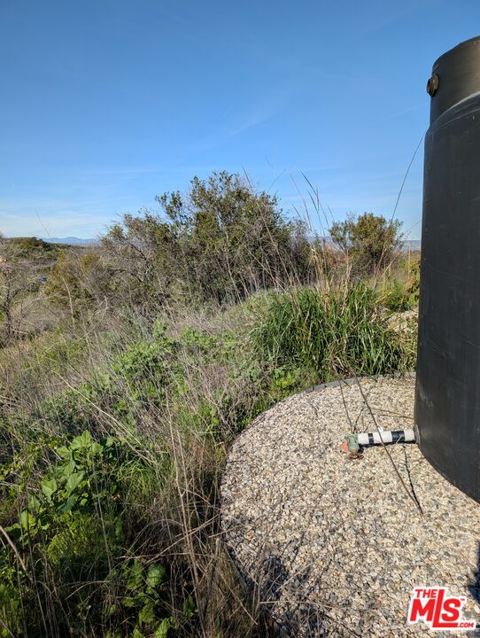 2000 Corsham Road Topanga, CA 90290 - Photo 10 of 29 a view of a yard