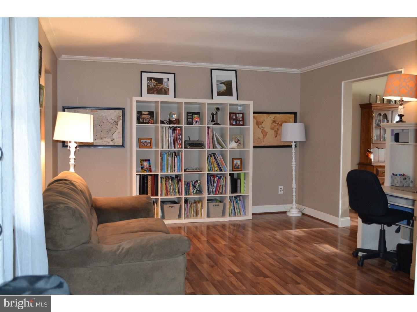 4508 Farming Ridge Boulevard Reading, PA 19606 - Photo 8 of 25 Living Room