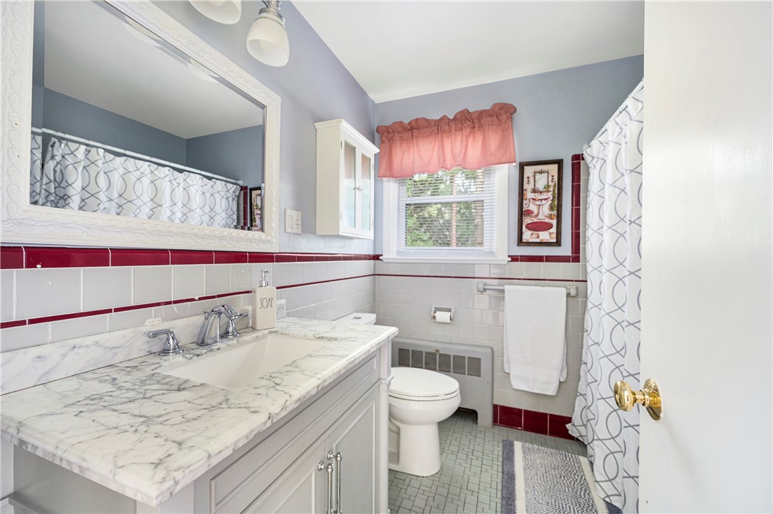 3 Barbara Street Newport, RI 02840 - Photo 15 of 47