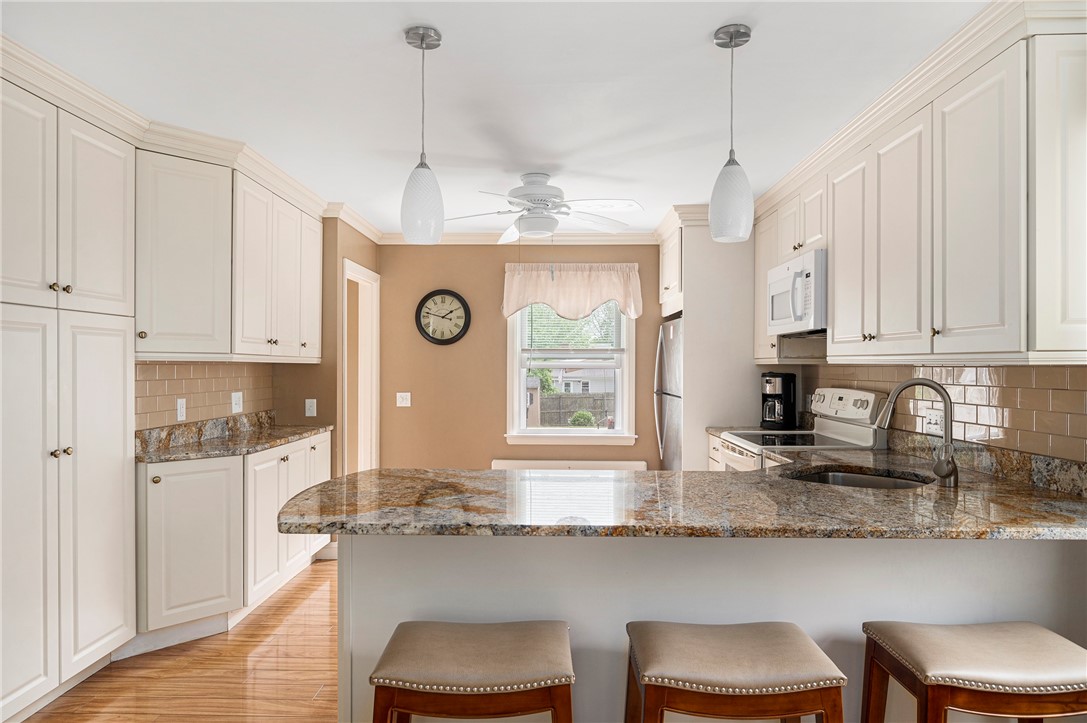 3 Barbara Street Newport, RI 02840 - Photo 9 of 47