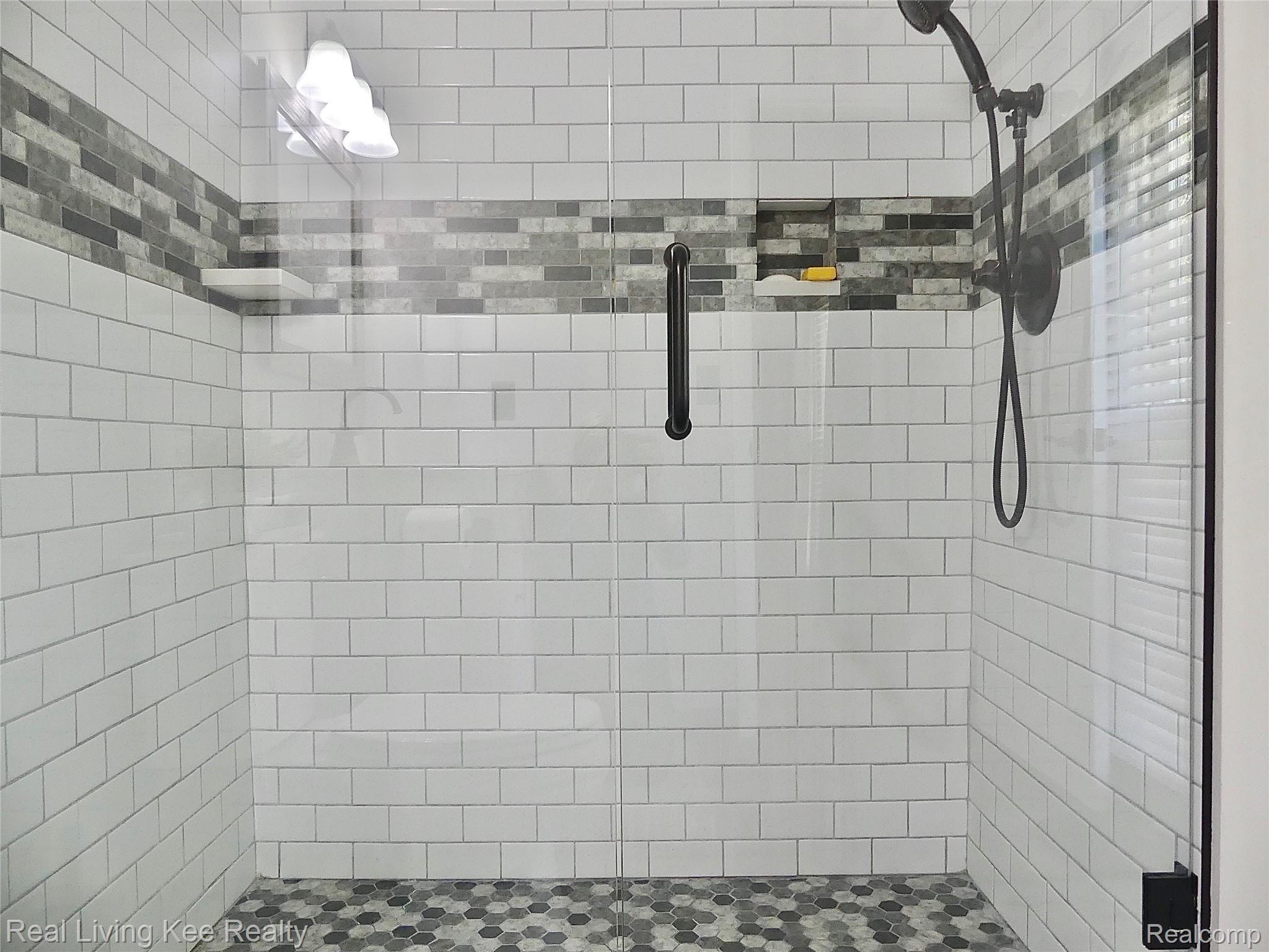 1355 Autumn Lane Rochester, MI 48306 - Photo 22 of 40 X-large shower in master bath