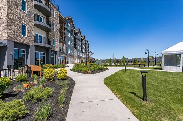 $399,900 | 205 Lakeshore Drive, Unit 502, Canandaigua City, NY 14424