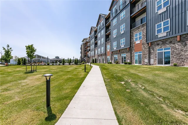 $399,900 | 205 Lakeshore Drive, Unit 502, Canandaigua City, NY 14424