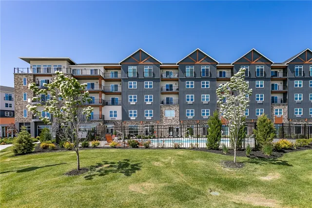 $399,900 | 205 Lakeshore Drive, Unit 502, Canandaigua City, NY 14424