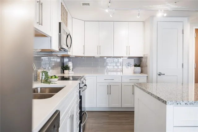 $399,900 | 205 Lakeshore Drive, Unit 502, Canandaigua City, NY 14424