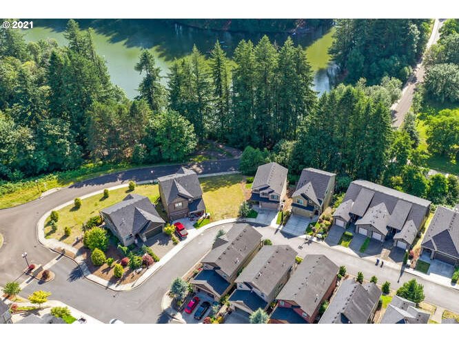 3528 Northeast Franklin Loop Camas, WA 98607 - Photo 2 of 31 Gallery Image 2