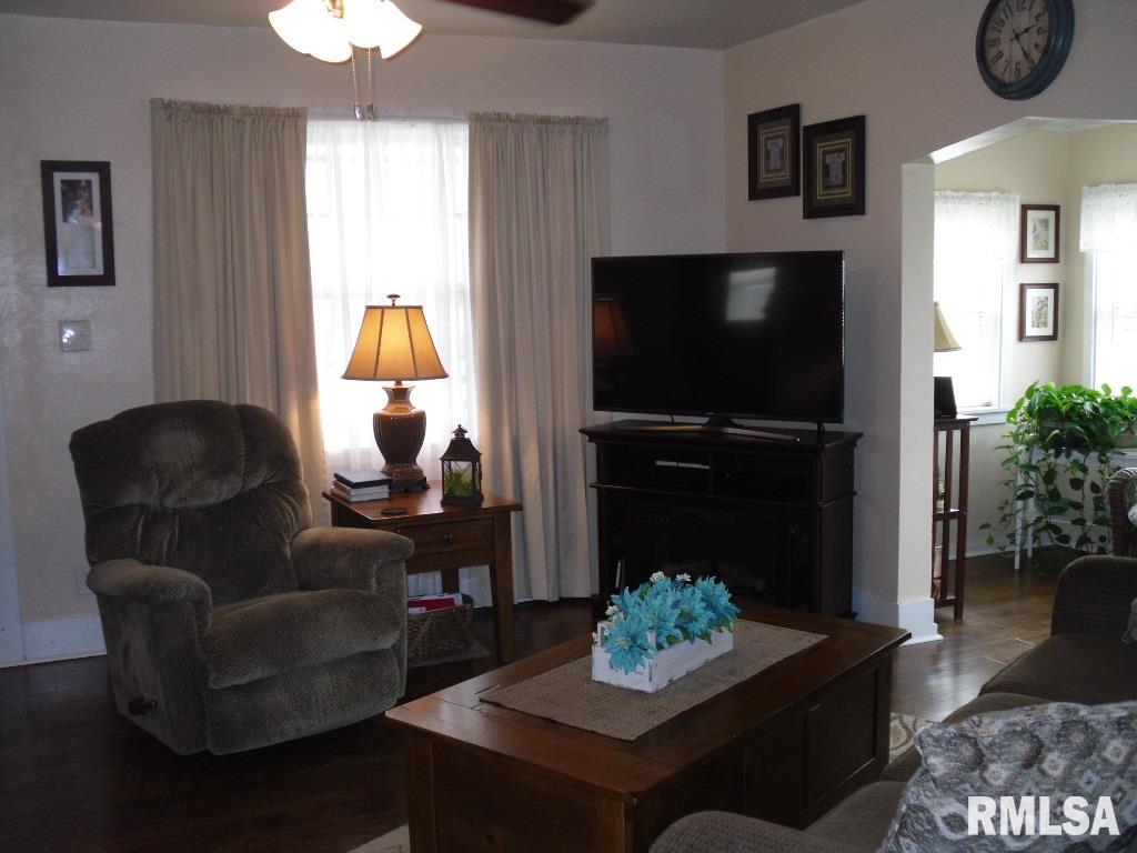 301 Camp Street Iuka, IL 62849 - Photo 18 of 34 Gallery Image 18