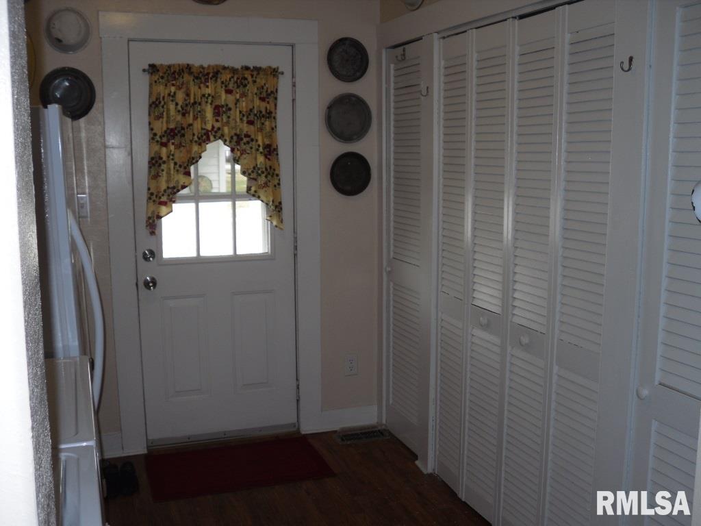 301 Camp Street Iuka, IL 62849 - Photo 24 of 34 Gallery Image 24