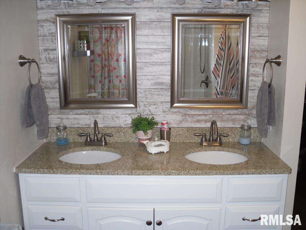 301 Camp Street Iuka, IL 62849 - Photo 27 of 34 Gallery Image 27