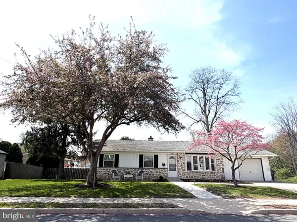 $319,000 | 2840 3rd Avenue, Marcus Hook, PA 19061