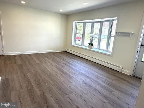 $319,000 | 2840 3rd Avenue, Marcus Hook, PA 19061