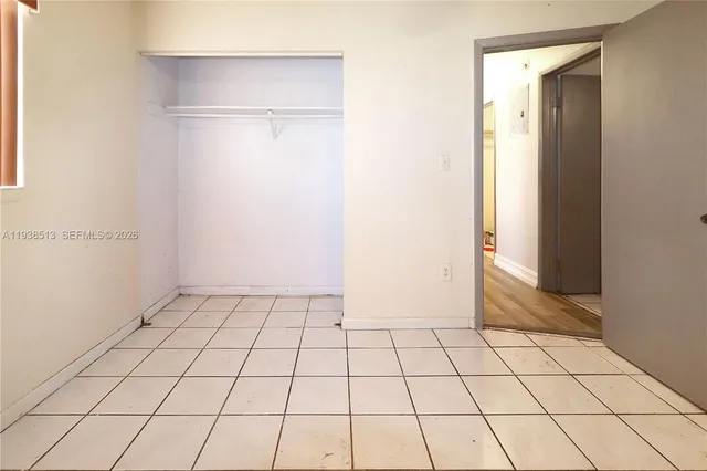 a view of a utility room