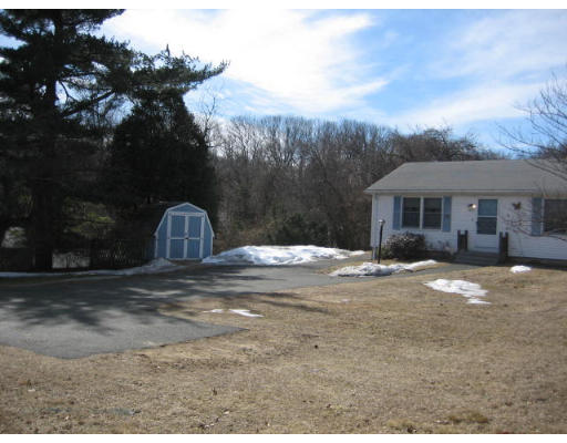889 Piper Road West Springfield, MA 01089 - Photo 3 of 21
