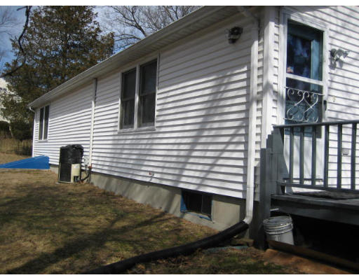 889 Piper Road West Springfield, MA 01089 - Photo 4 of 21