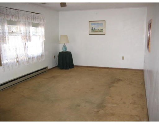 889 Piper Road West Springfield, MA 01089 - Photo 10 of 21
