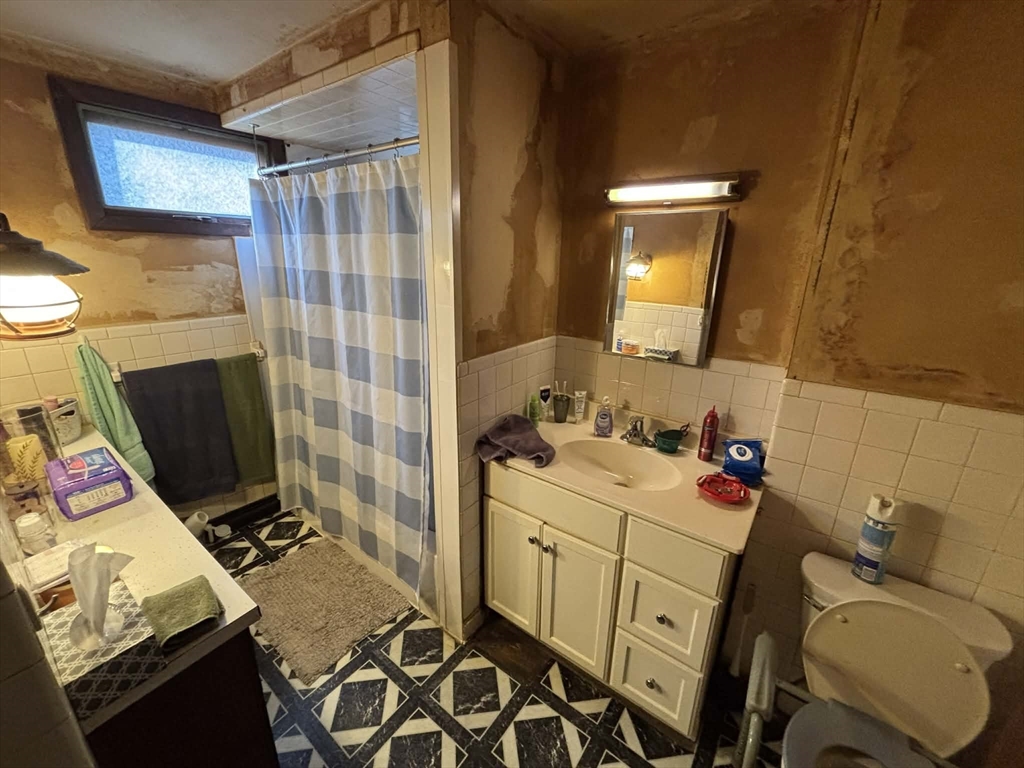 233-235 White Street Springfield, MA 01108 - Photo 32 of 34 Gallery Image 32