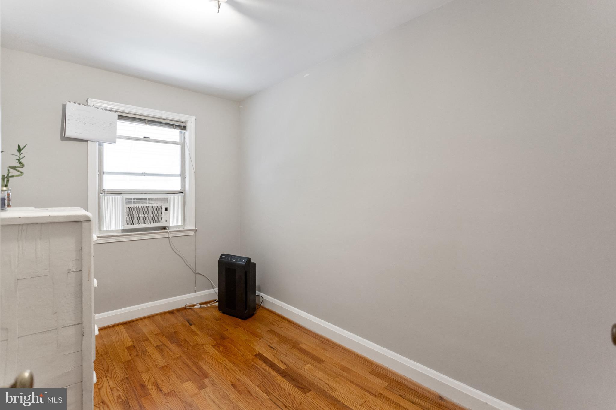1045 Elm Road Baltimore, MD 21227 - Photo 13 of 17