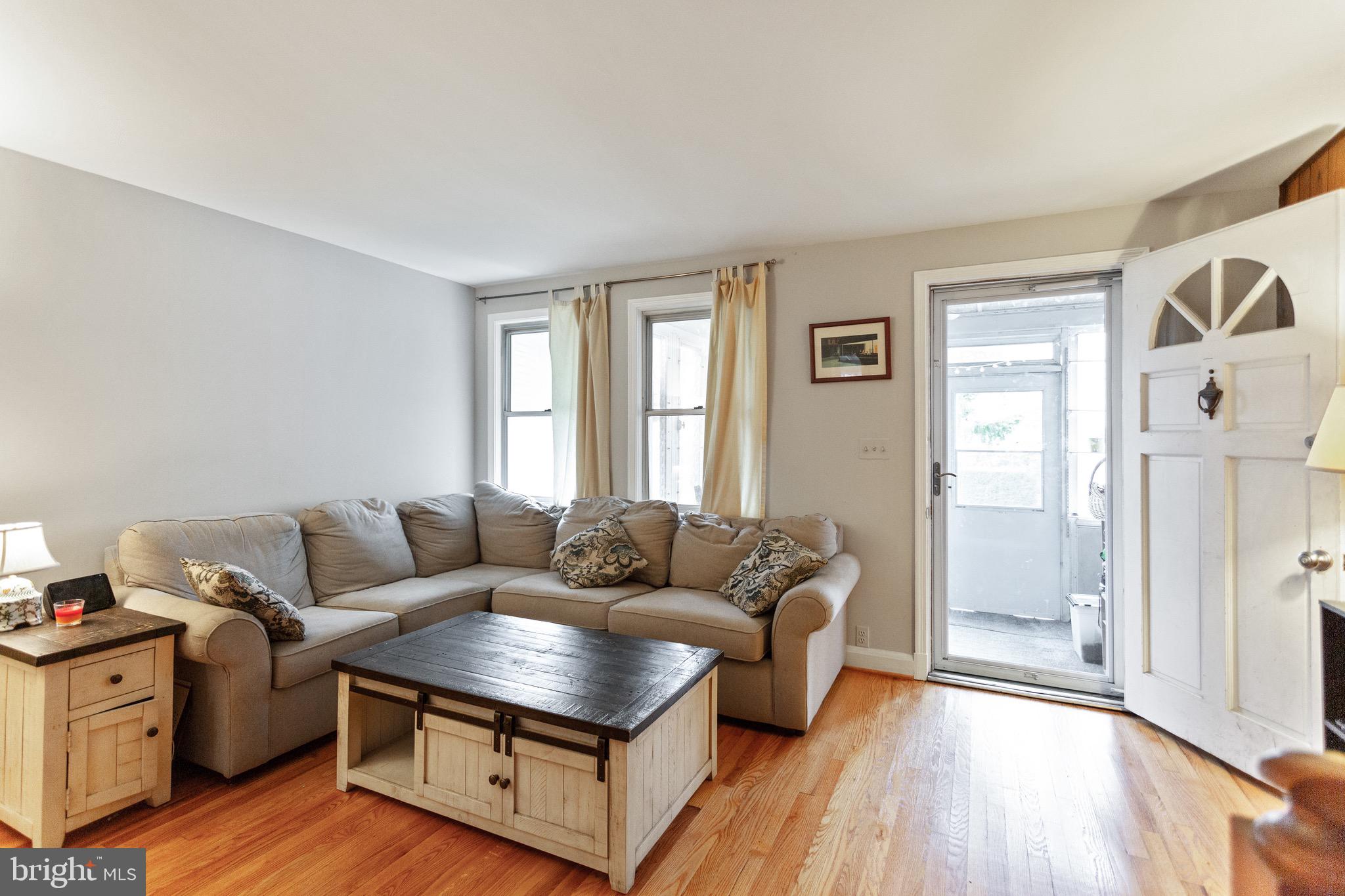 1045 Elm Road Baltimore, MD 21227 - Photo 6 of 17
