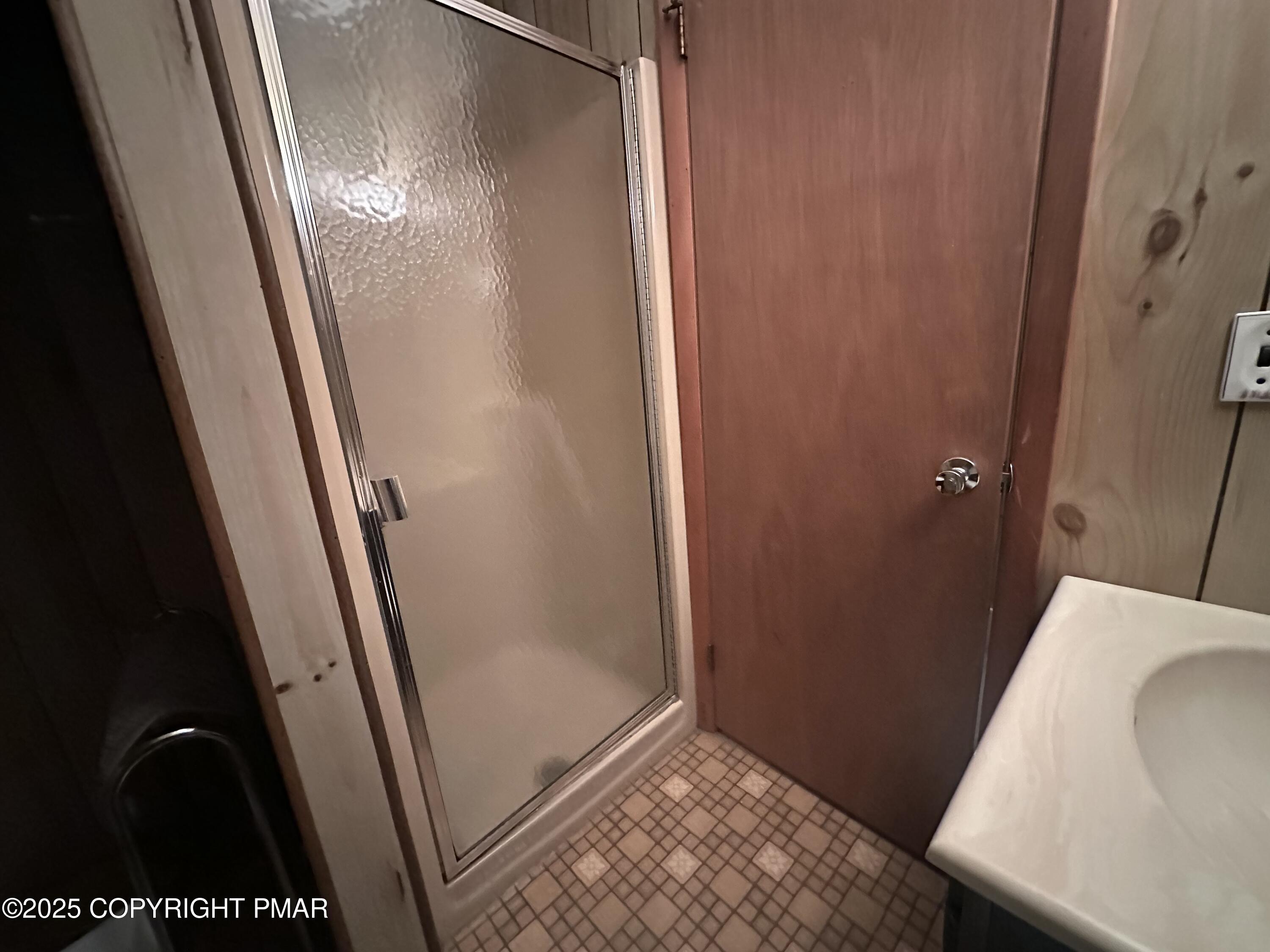 5880 Decker Road Bushkill, PA 18324 - Photo 14 of 51 14- Second bathroom