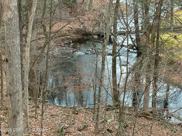 $1,850 | 5880 Decker Road, Bushkill, PA 18324