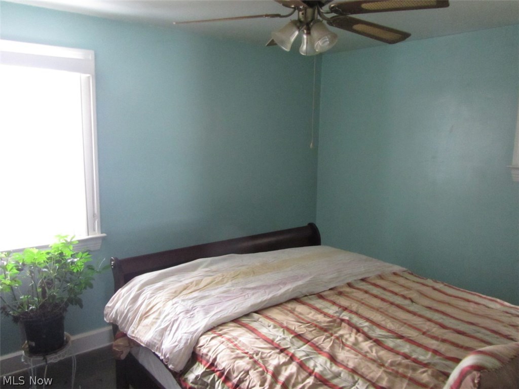 13521 Rugby Road Cleveland, OH 44110 - Photo 3 of 16 Gallery Image 3