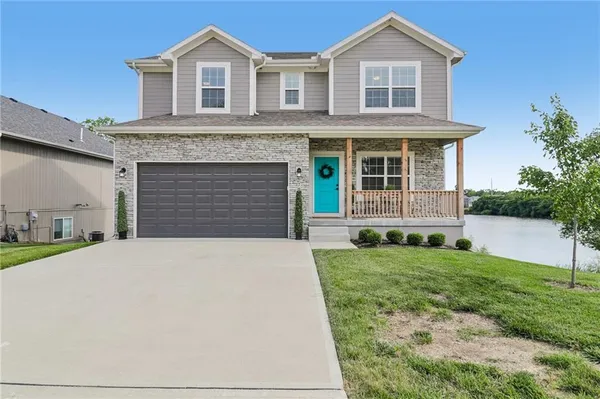 $399,900 | 700 Pampas Street, Pleasant Hill, MO 64080