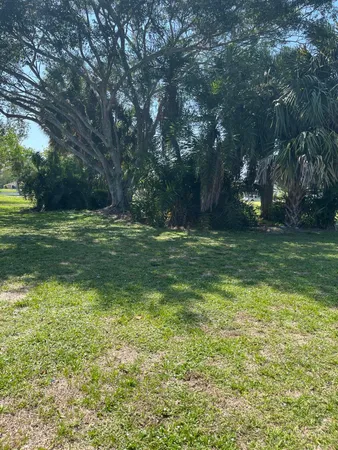 $2,000 | 143 West Court, Royal Palm Beach, FL 33411