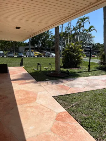 $2,000 | 143 West Court, Royal Palm Beach, FL 33411