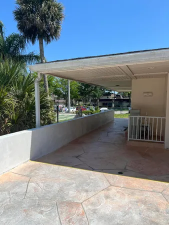 $2,000 | 143 West Court, Royal Palm Beach, FL 33411