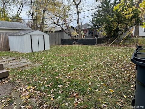 2438 Columbia Road Berkley, MI 48072 - Photo 17 of 17