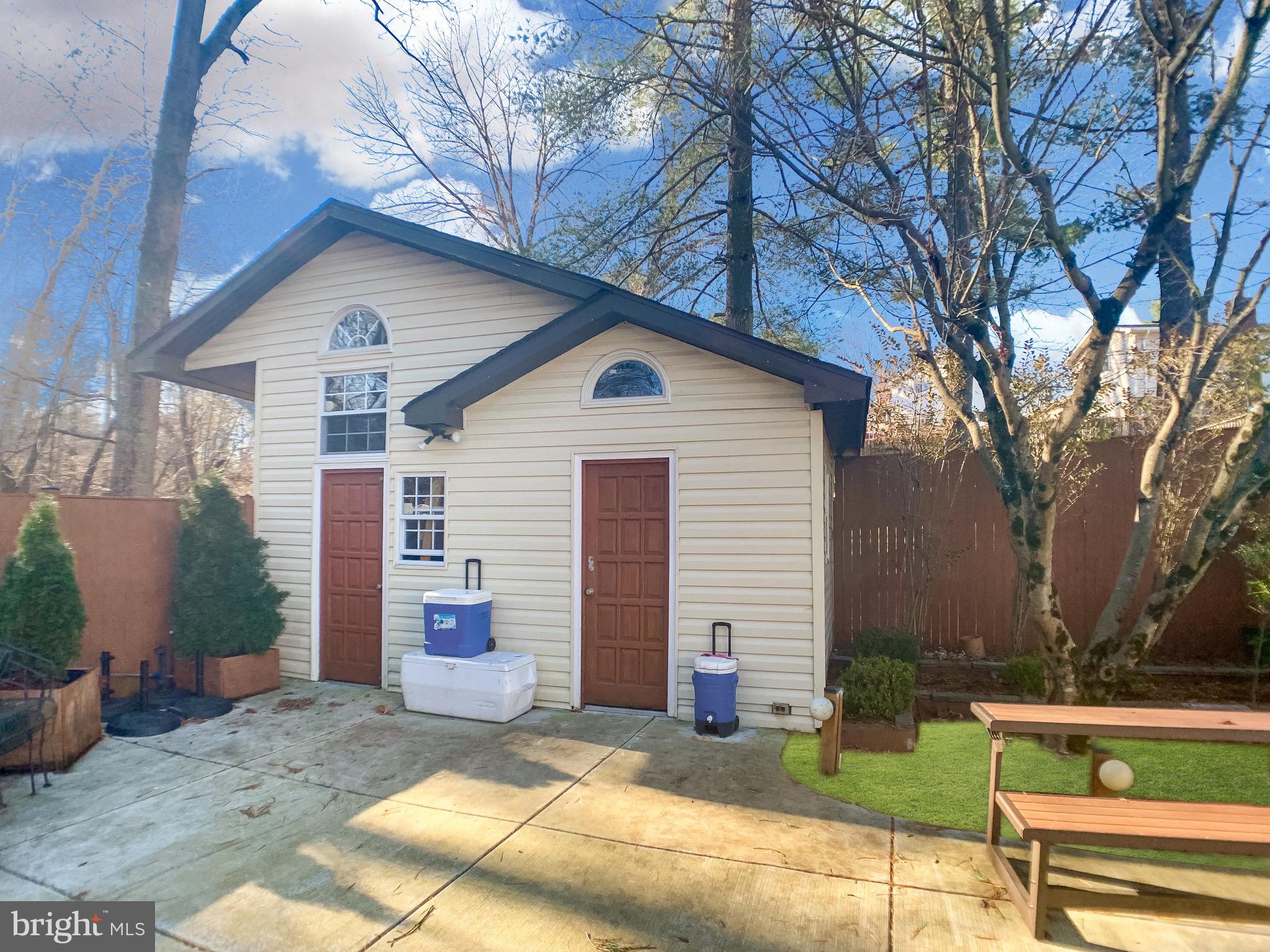4639 Hawksbury Road Baltimore, MD 21208 - Photo 43 of 51 Now THAT'S a shed!!