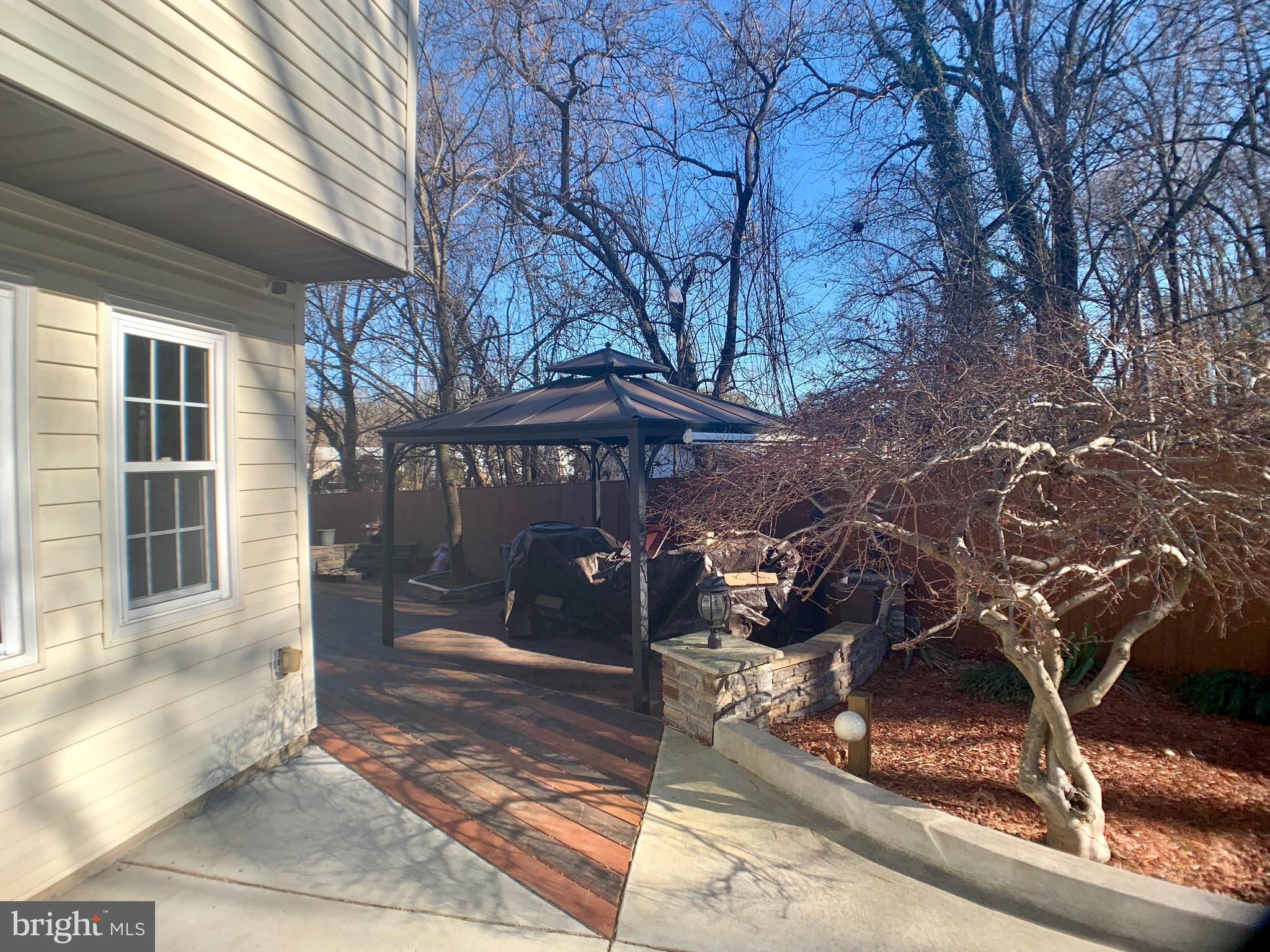4639 Hawksbury Road Baltimore, MD 21208 - Photo 47 of 51 Path to side Deck!