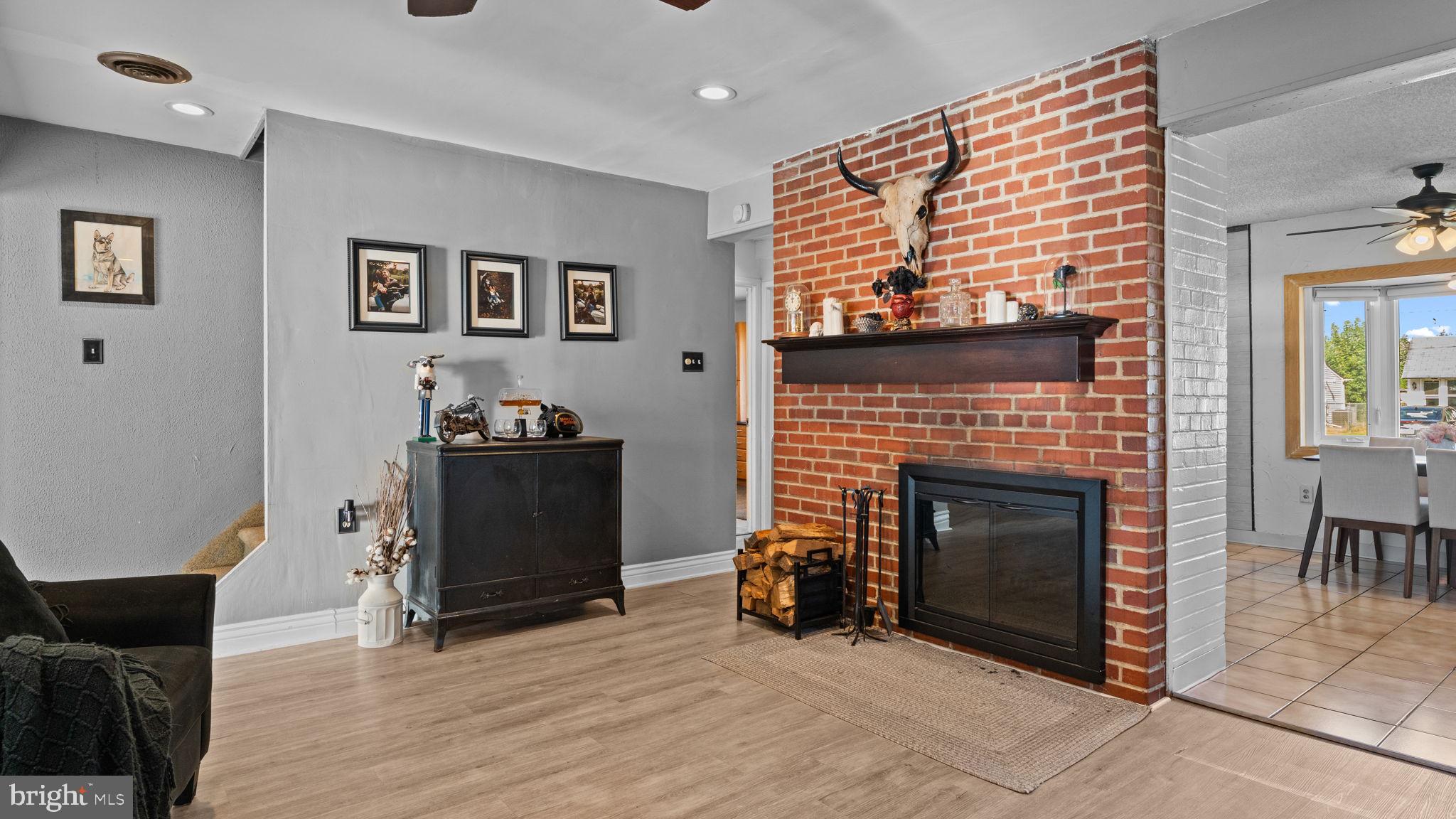 9214 Andover Road Philadelphia, PA 19114 - Photo 4 of 44 Gallery Image 4