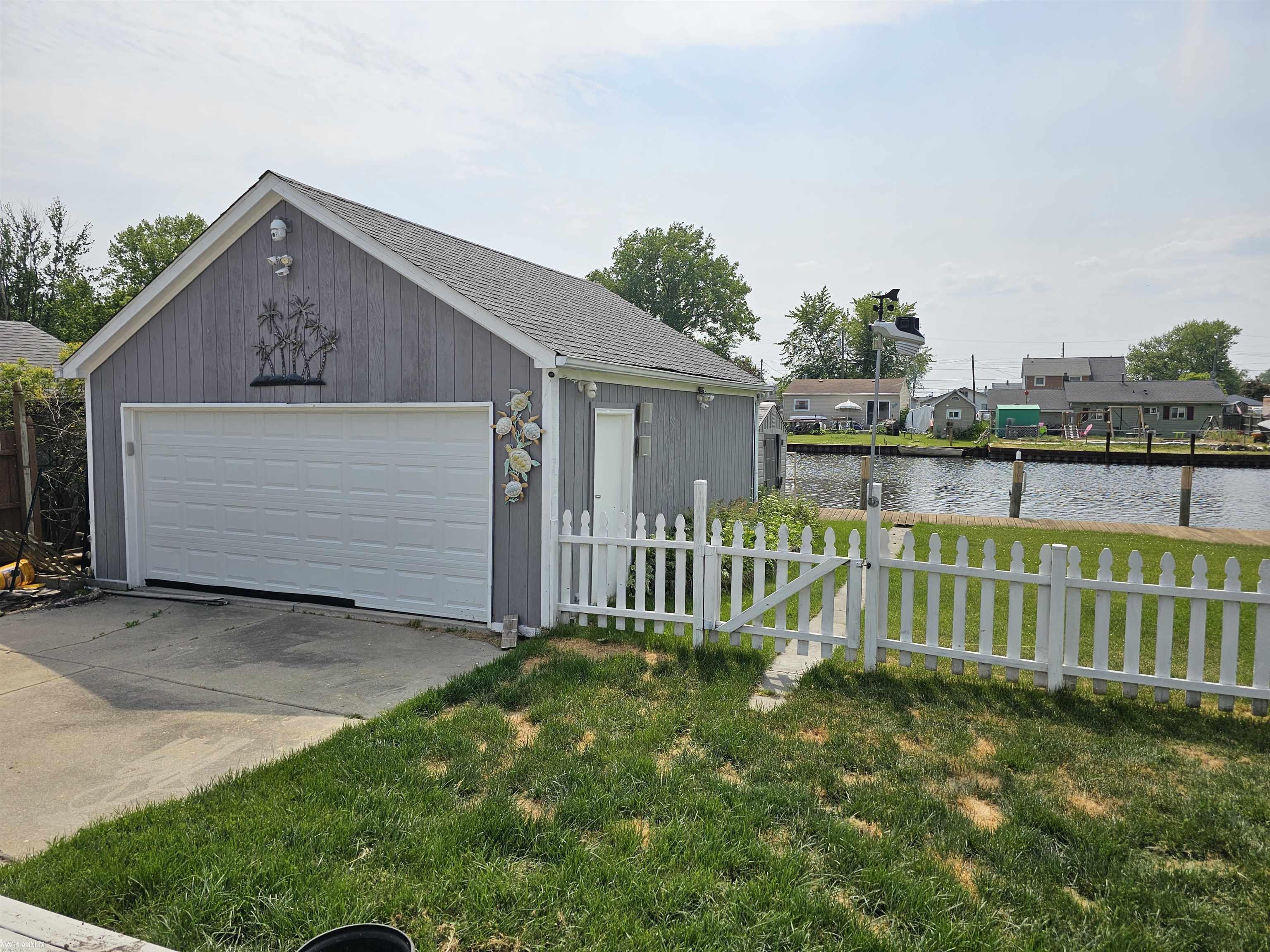 7316 Edlane Road Algonac, MI 48001 - Photo 8 of 42 50111853-7.JPG