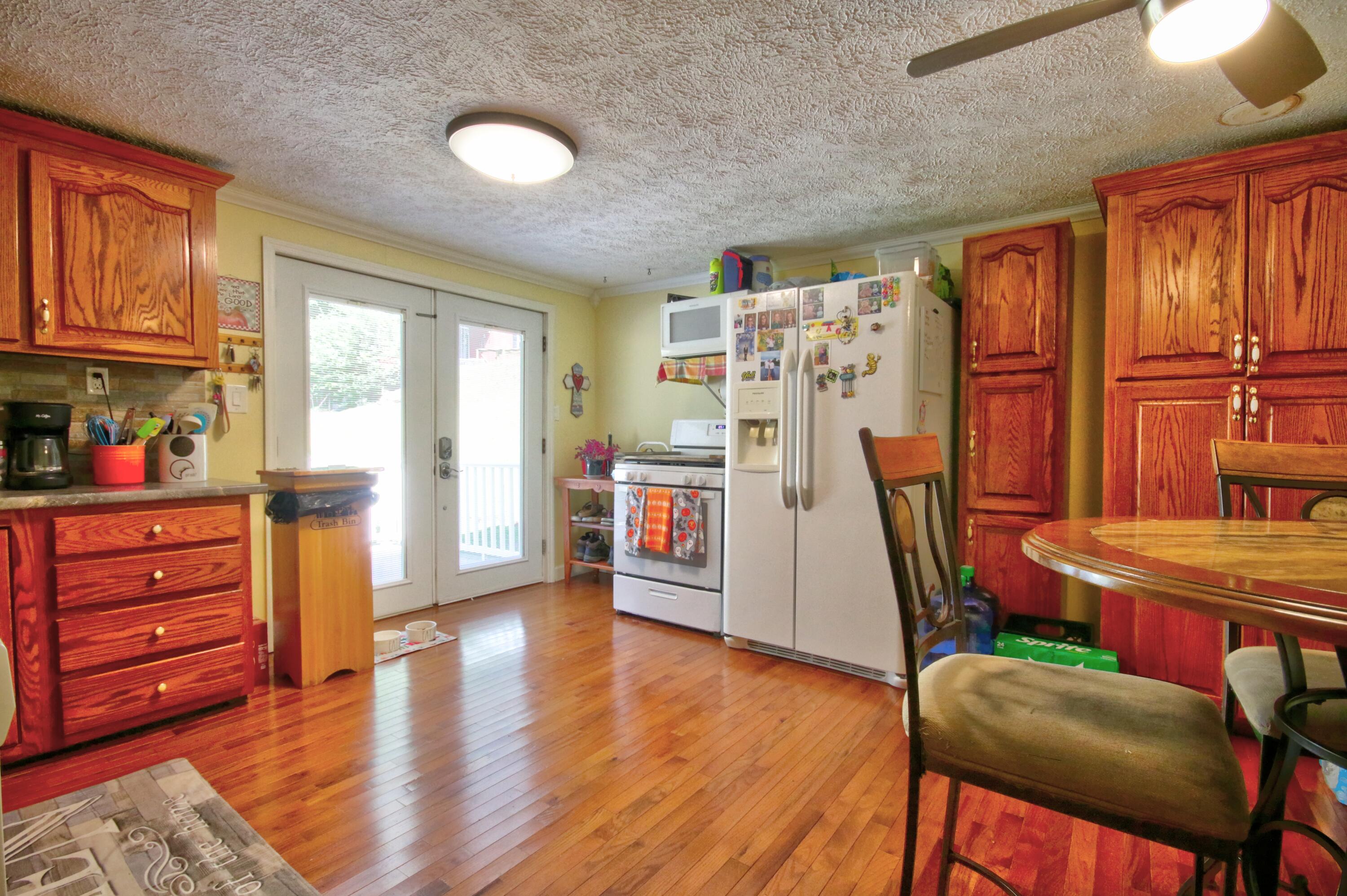 15 Water Tower Road Manchester, KY 40962 - Photo 5 of 24 Kitchen