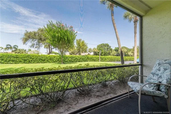 $299,000 | 6295 Southeast Charleston Place, Unit 101, Hobe Sound, FL 33455