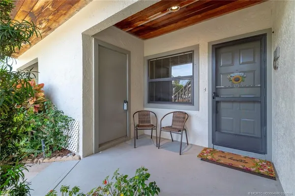 a house view with a outdoor space