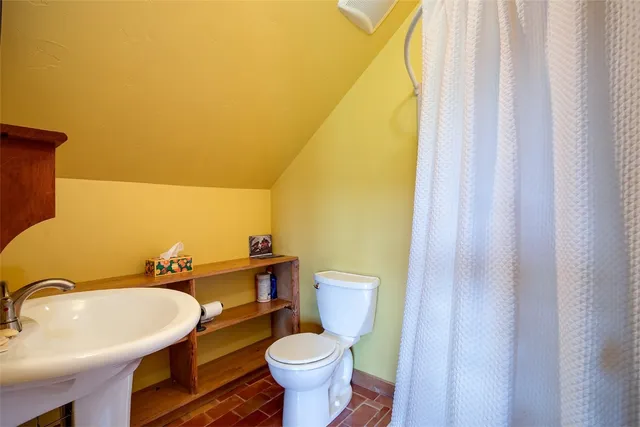 a view of a lake with houses