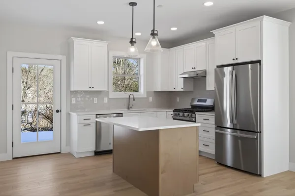 $825,000 | 144 Owls Nest Road, Portland, ME 04102
